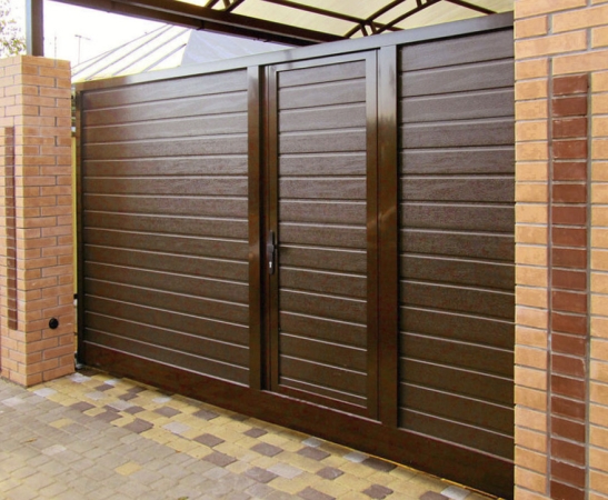 Ворота с калиткой в Баксане