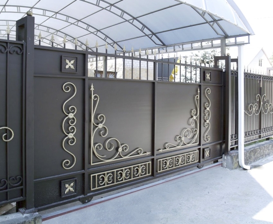 Металлические ворота в Баксане