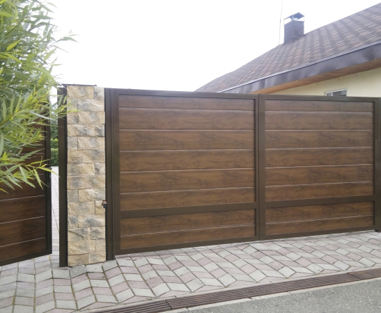 Распашные ворота в Баксане